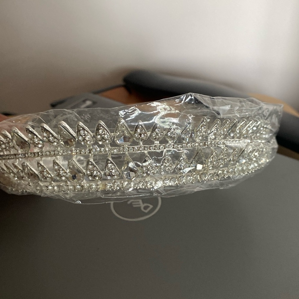 2/$25 Brand new Tiara